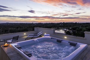 Bañera de hidromasaje exterior