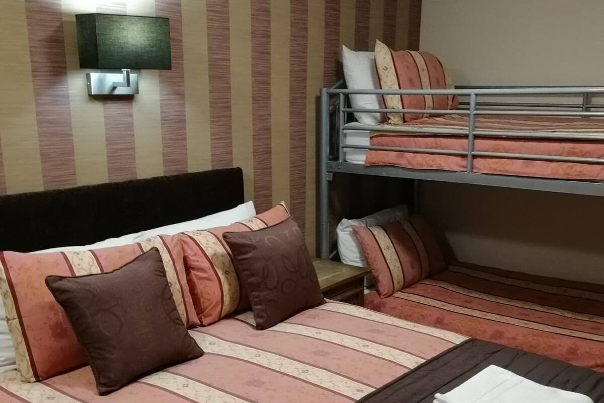 Family Quadruple Room | Bed sheets