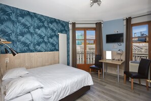 واي فاي مجانًا وملاءات أسرّة