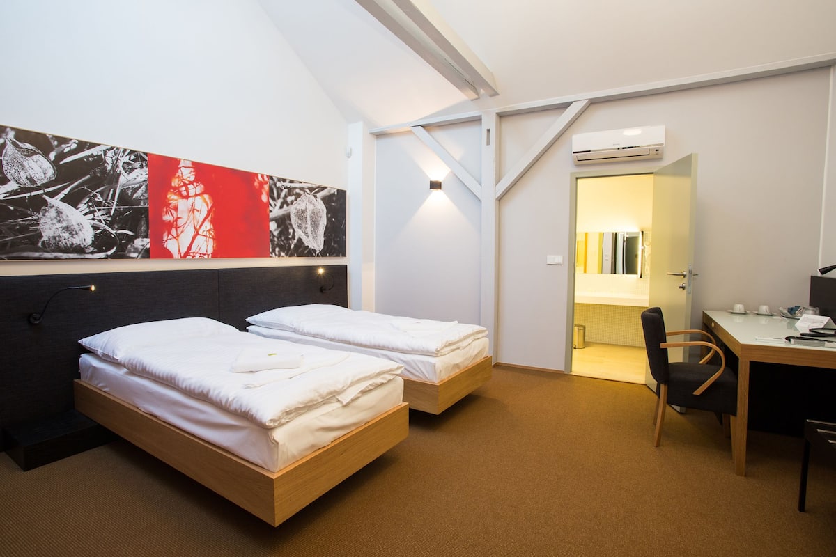 1 habitación, minibar, caja de seguridad en la habitación y escritorio