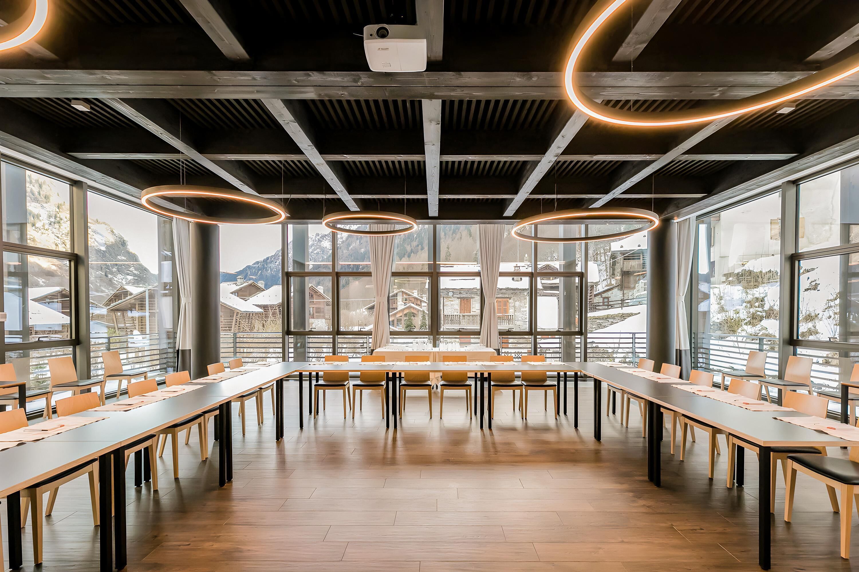 迷你吧、書桌、免費搖籃/嬰兒床、免費無線上網