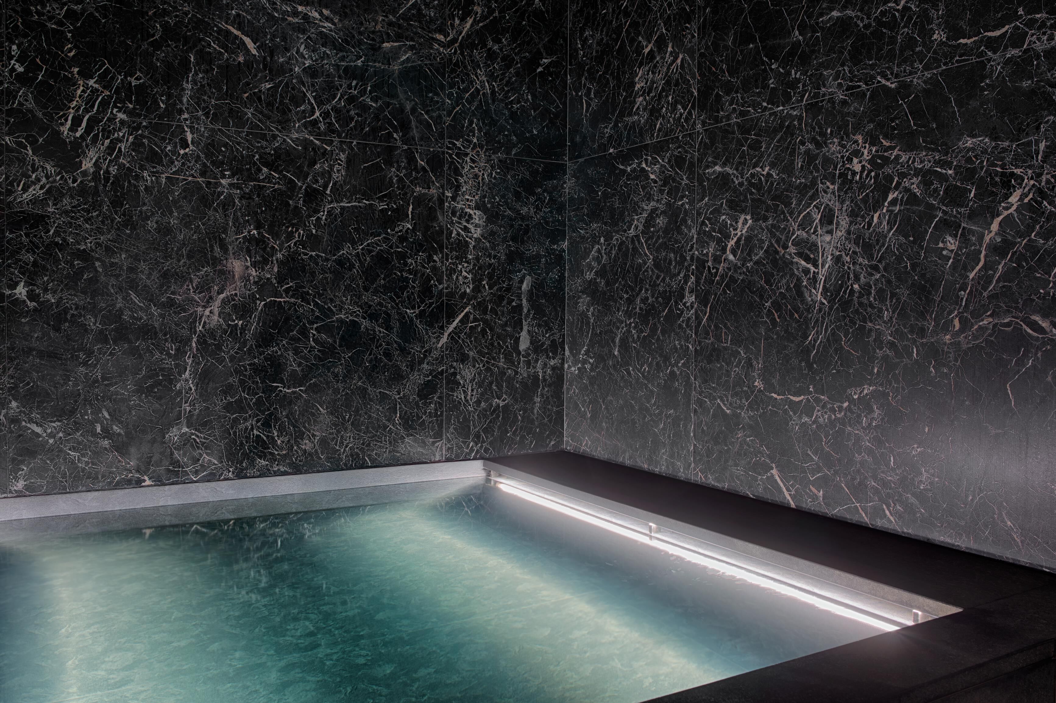 Sauna, bain à remous, hammam, massages