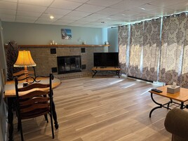 Basic Apartment | Living area | TV