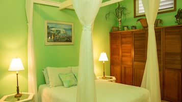 Casa superior, 3 habitaciones, vista parcial al océano, frente al mar | 1 habitación, tabla de planchar con plancha y cunas gratuitas