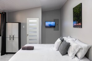 ห้องคลาสสิกดับเบิล | ตกแต่งพิเศษโดยเฉพาะ, ผ้าม่านกันแสง, Wi-Fi ฟรี, ผ้าปูที่นอน