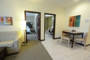 1 bedroom, in-room safe, desk, laptop workspace - Home2Suites by Hilton Edmond (Edmond)