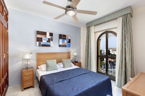 Appartement, 2 slaapkamers | 2 slaapkamers, verduisterende gordijnen, een strijkplank/strijkijzer