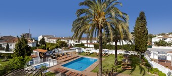 Crown Resorts Club La Riviera