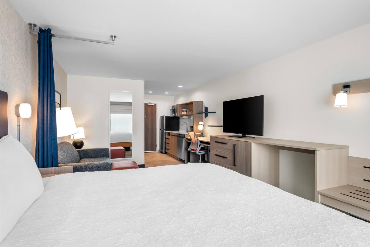 42-inch flat-screen tv with cable channels, tv, pay films