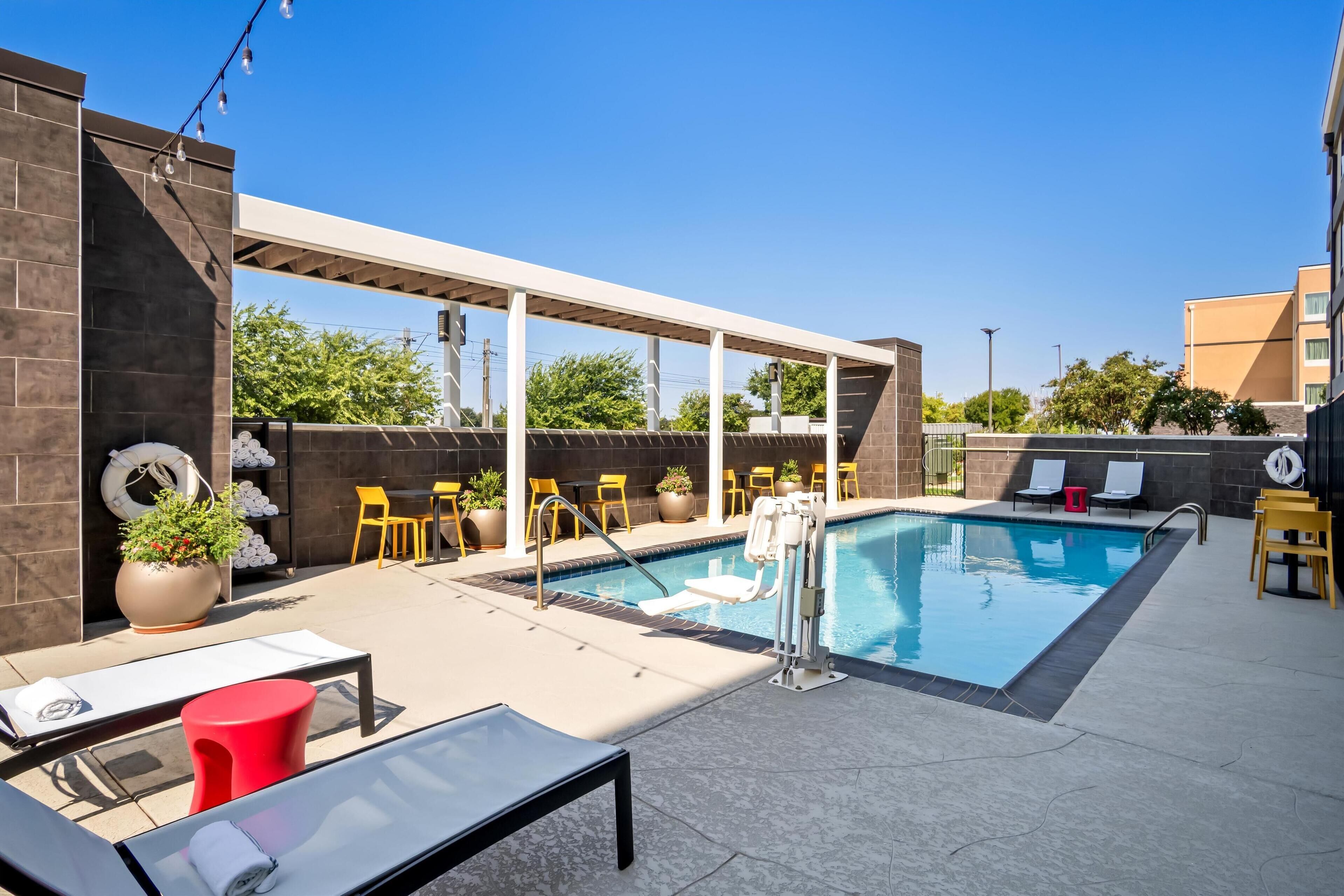 outdoor pool, pool loungers