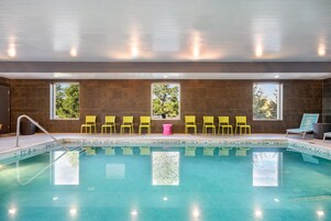 Una piscina cubierta