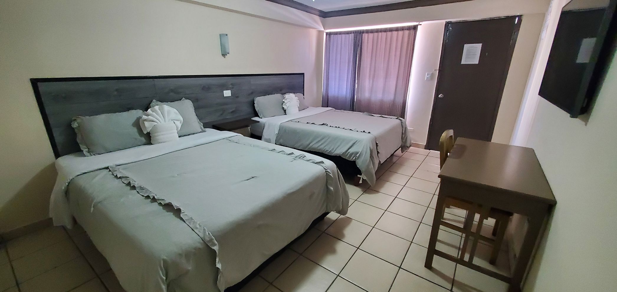 Wifi gratis y ropa de cama