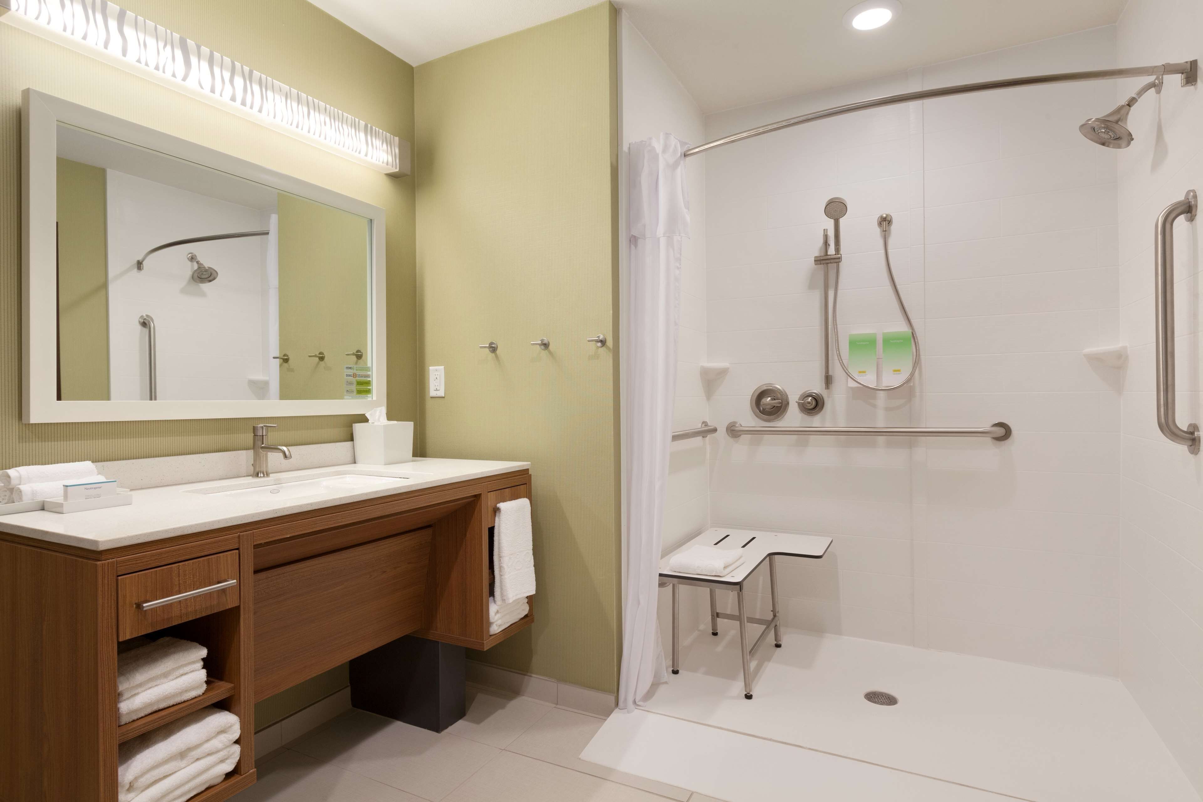 suite, 1 king bed, accessible (roll in shower) | bathroom shower