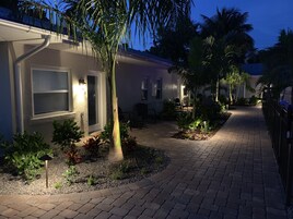 Studio, 1 King Bed, Pool View (UNIT8) | Premium bedding, individually decorated, individually furnished