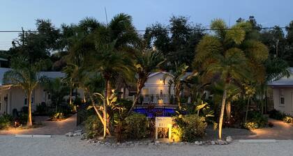 Twin Palms at Siesta