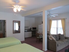 Ropa de cama de alta calidad y tabla de planchar con plancha 