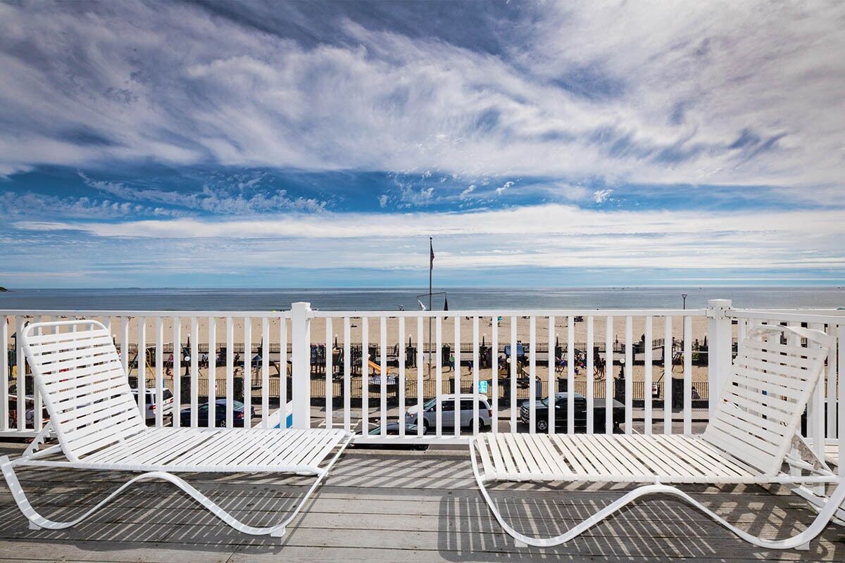 Ocean Front, Two Full Beds | Iron/ironing board, travel crib, WiFi (free), individually decorated
