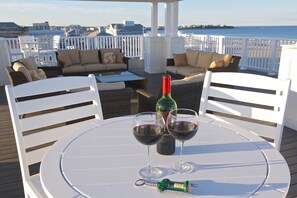 Terrace/patio - The Pelham Resort Motel (Hampton)