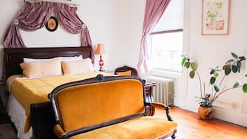 1 bedroom, premium bedding, desk, laptop workspace