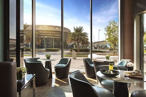 Bar (on property) - Capital Centre Arjaan by Rotana (Abu Dhabi)