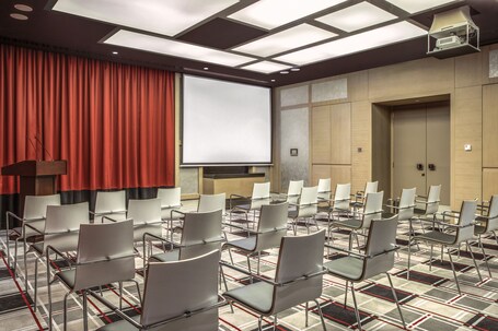 Capital Centre Arjaan by Rotana - Image 33
