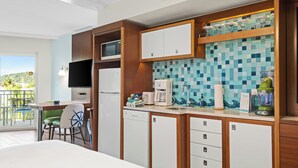 Studio | In-room safe, iron/ironing board, WiFi (free), individually decorated