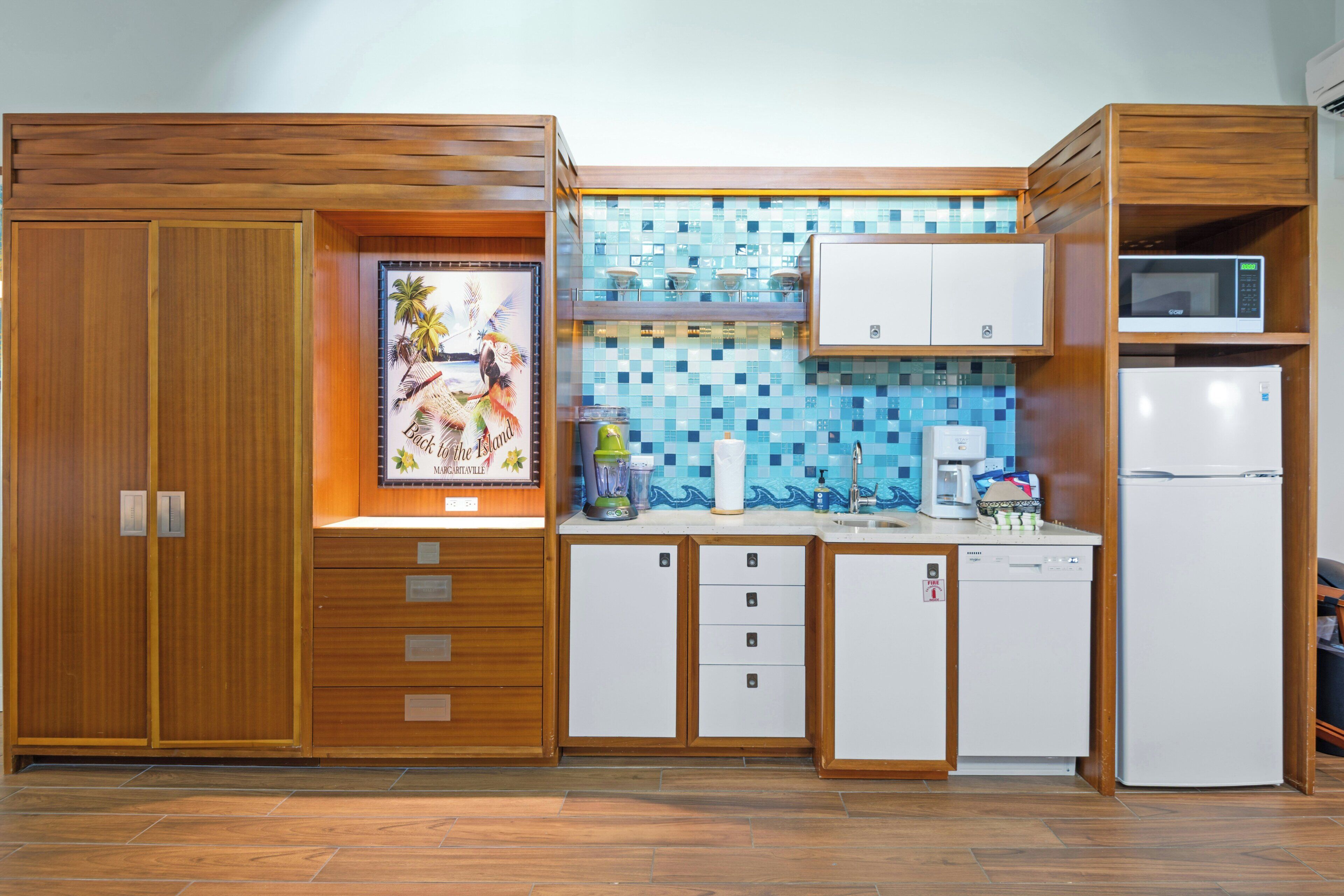 Coffee/tea maker, fridge, microwave, dishwasher