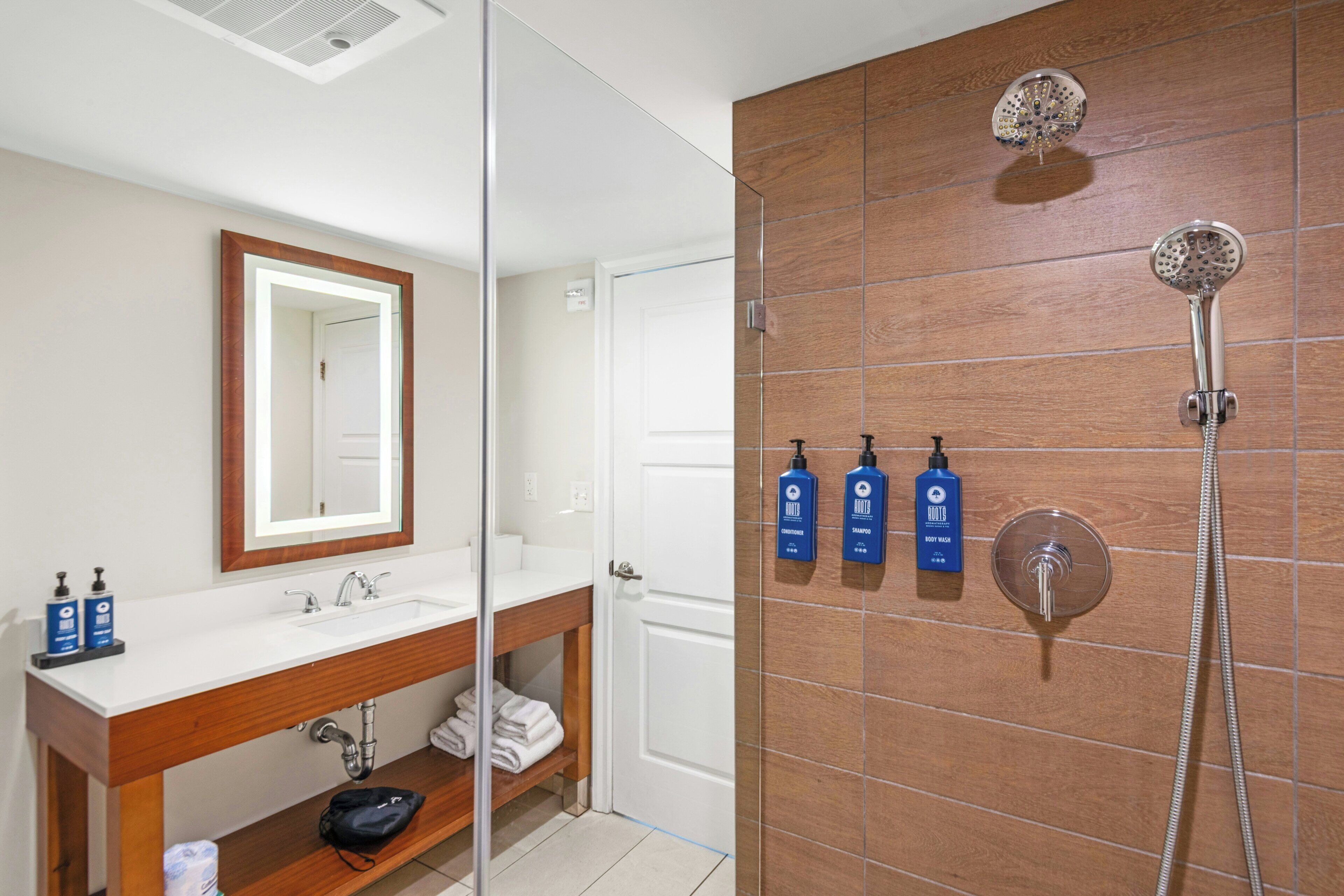 Kondominium Standar, 2 kamar tidur | Kamar mandi | Shower, pengering rambut, handuk, dan sabun