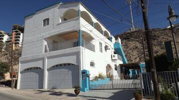 Façade de lâhĂ©bergement