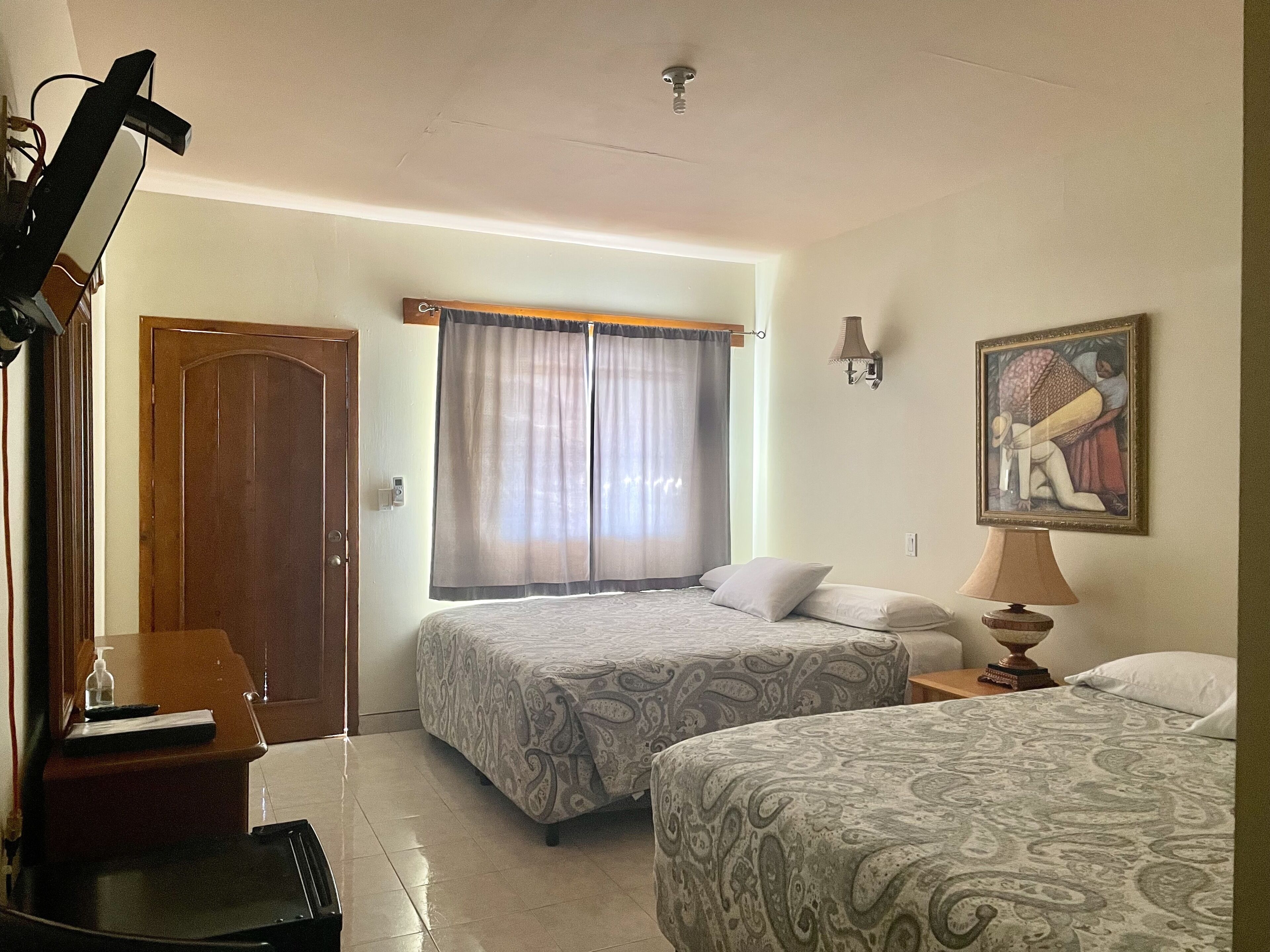 basic single room #3, 2 king bed | 1 bedroom, individually decorated, individually furnished