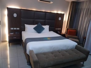 1 bedroom, in-room safe, desk, iron/ironing board