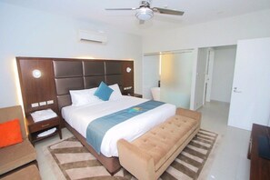 Appartement, 2 chambres | 1 chambre, coffres-forts dans les chambres, bureau