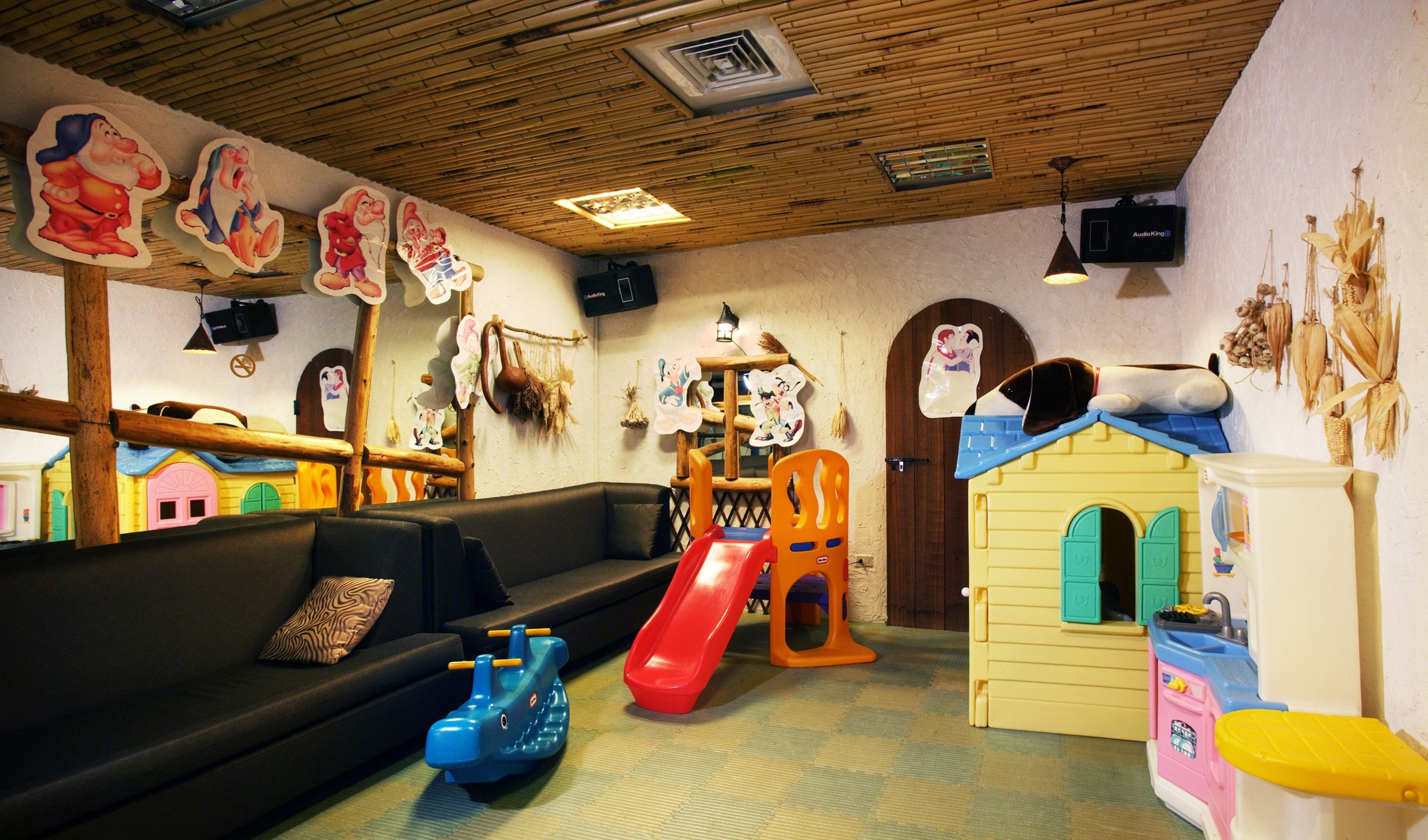 children’s play area – indoor