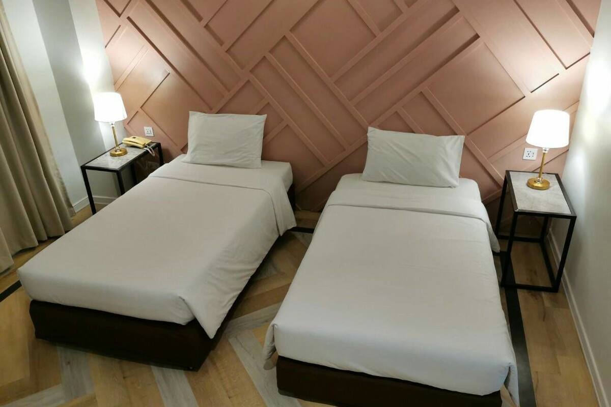 Deluxe Twin Room | Desk, blackout drapes, rollaway beds (surcharge), WiFi (free)
