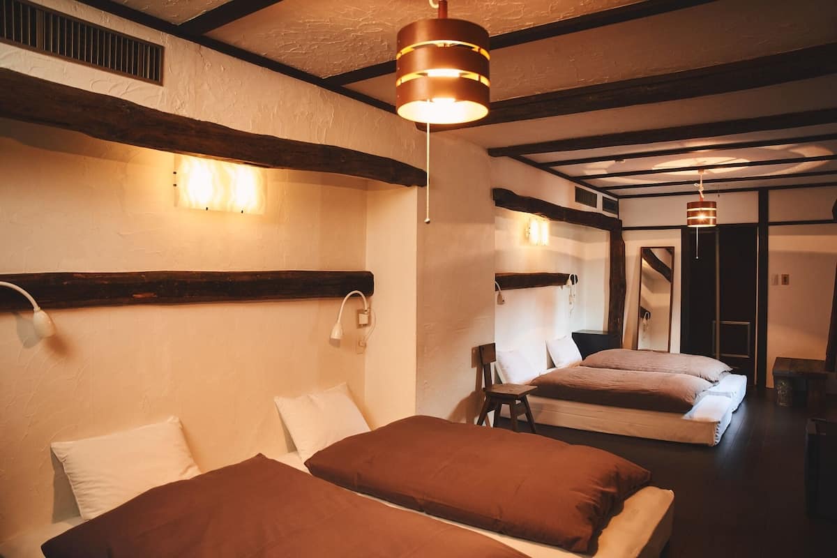 Deluxe 4 Bed with Private Bathroom | In-room safe, free WiFi