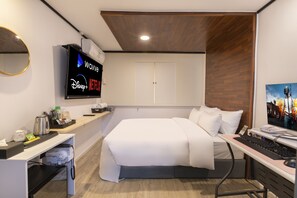 Deluxe Room (RTX 3060 PC)