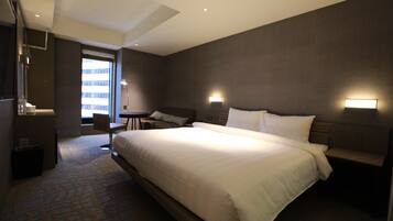 Deluxe Double Room, City View | Premium bedding, in-room safe, free WiFi, bed sheets