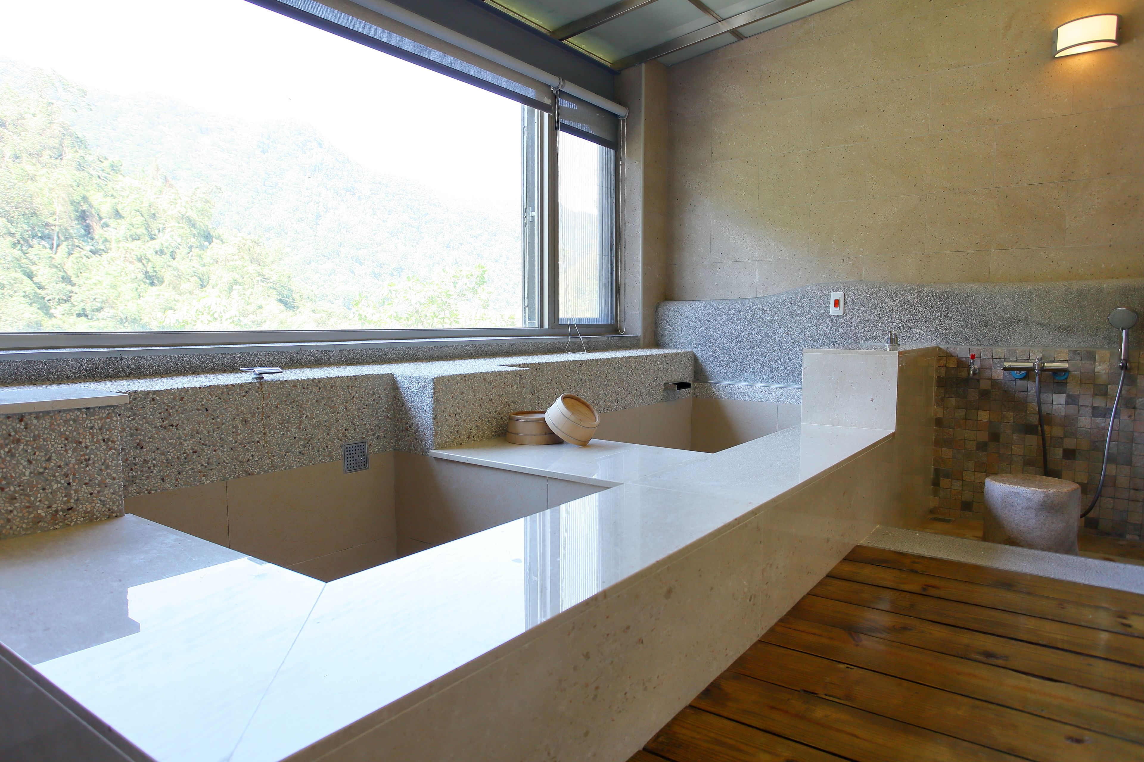 deluxe double room (hot spring) | deep-soaking bathtub