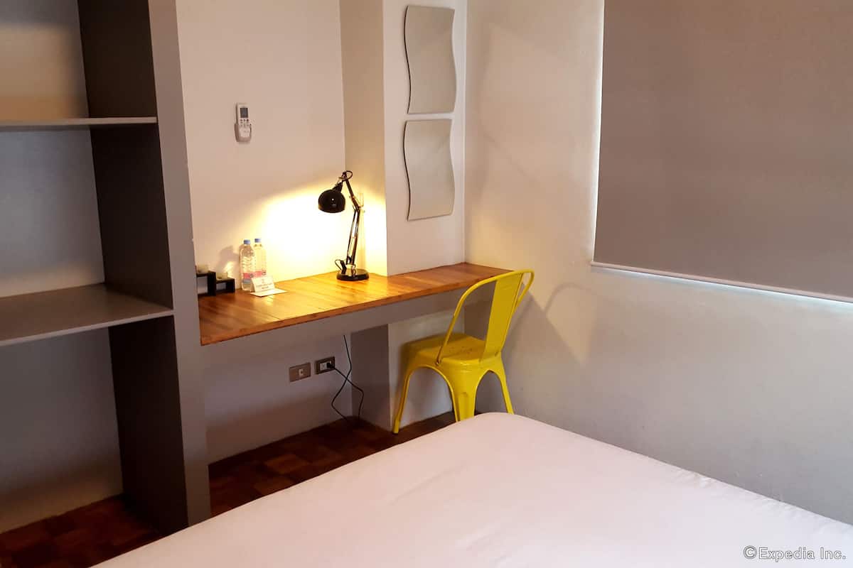 Private Room | In-room safe, desk, free WiFi, bed sheets