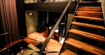 Penthouse | Living room | Flat-screen TV