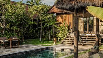 1 bedroom, premium bedding, free minibar items, in-room safe