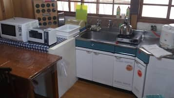 Fridge, microwave, stovetop, cookware/dishes/utensils