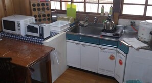 Townhome, Japanese Futon (The last check in time is 7PM) | Private kitchen