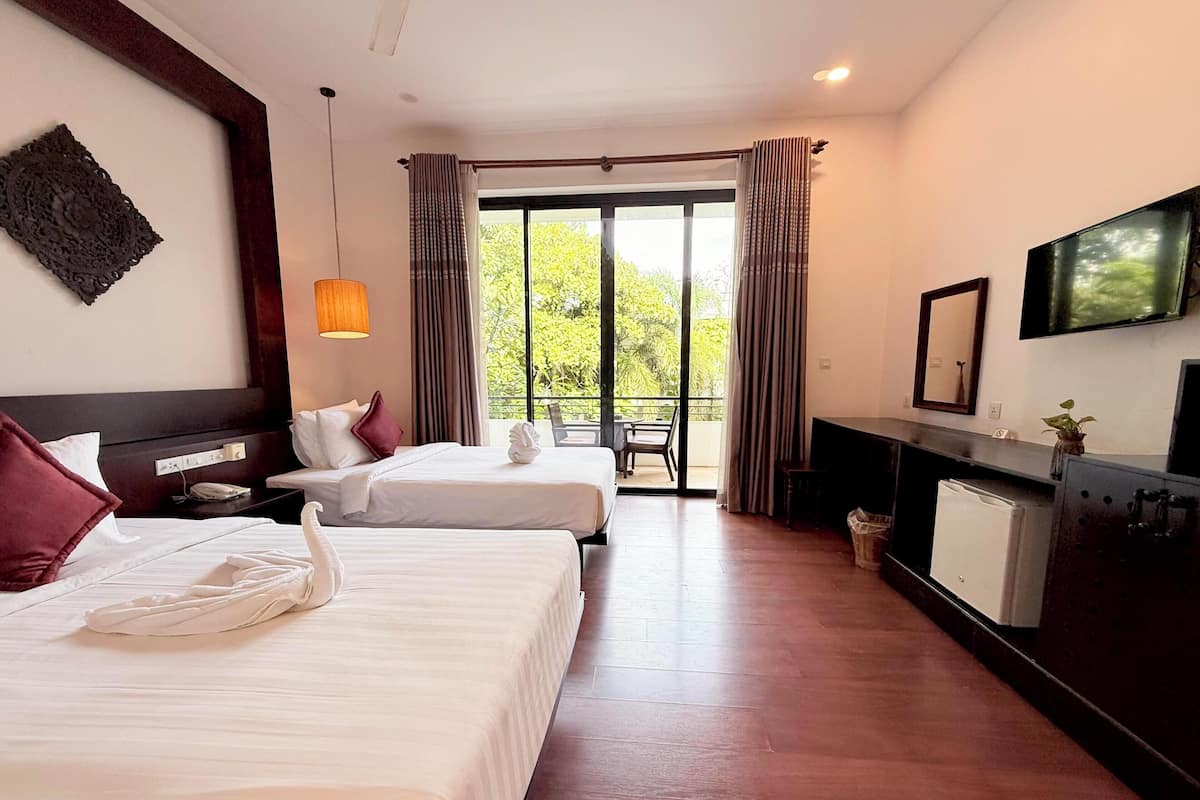 Landmark Twin With Balcony, Garden and Pool View | 1 間睡房、高級寢具、迷你吧、房內夾萬
