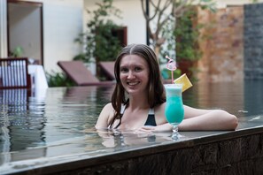 Outdoor pool - The Moon Residence & Spa (Siem Reap)