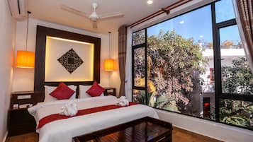 1 bedroom, premium bedding, minibar, in-room safe
