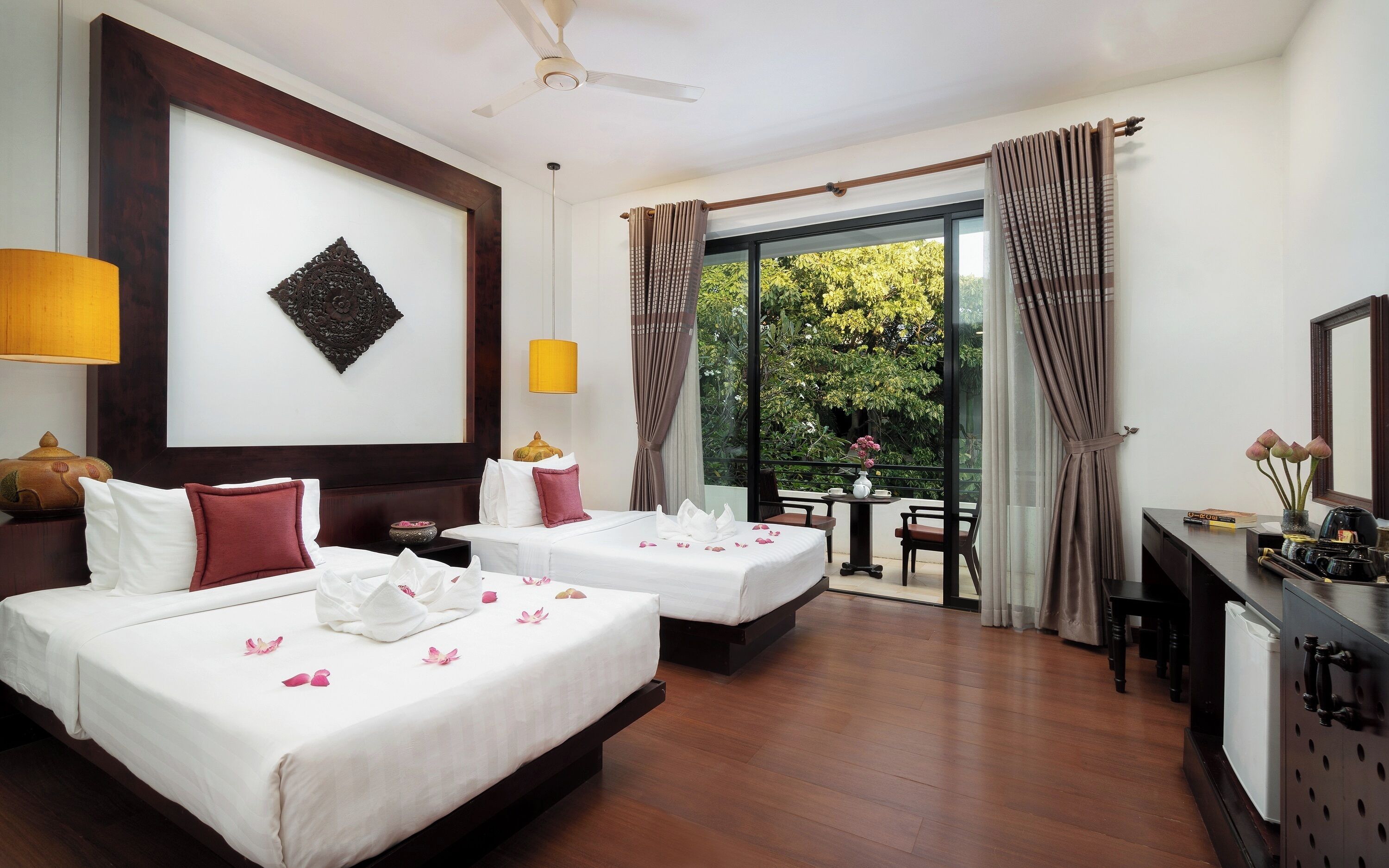 1 bedroom, premium bedding, minibar, in-room safe