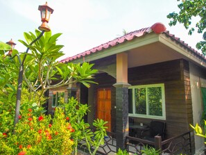 Deluxe Twin Room | Terrace/patio - Nid's Bungalows (Koh Samui)