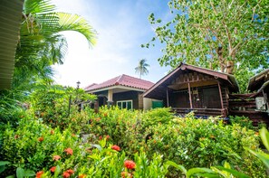 Garden - Nid's Bungalows (Koh Samui)