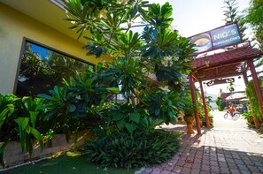 Garden - Nid's Bungalows (Koh Samui)